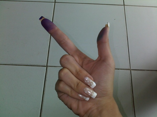 Twitpic from Andreags: In these elections they do not use indelible ink. Strange that no scandal emerged # eligeBo # Santa Cruz 