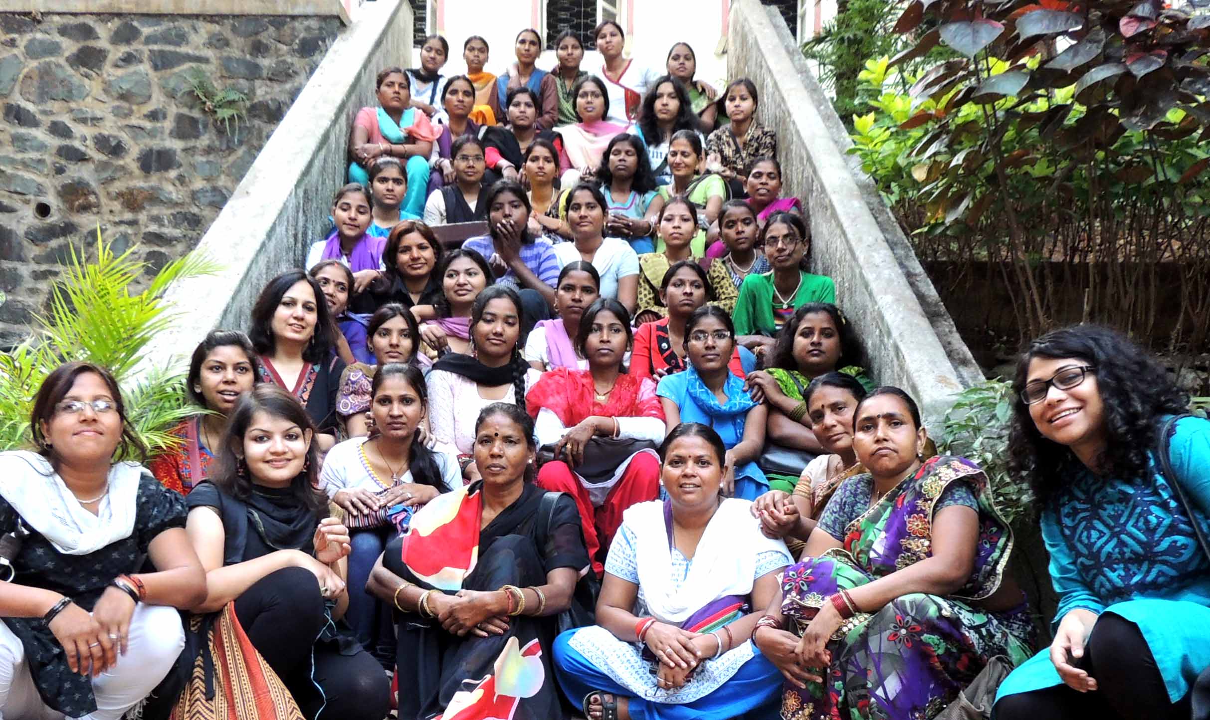 Khabar Lahariya Team : The 40 ladies. Photo Credit: Poorvi Bhargava